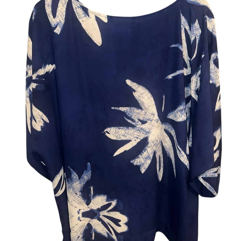 Chico's Navy & White Floral Sheer Blouse size 3 (XL)